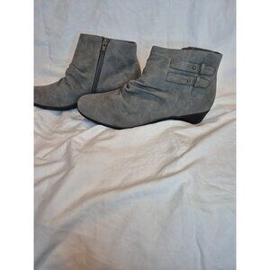 NWOT Axxiom Gray Booties Size 10